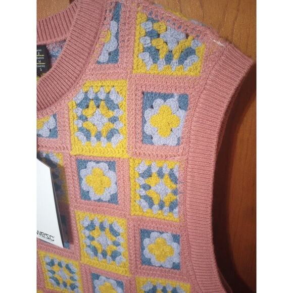 WESC Crochet Sweater Vest Mens Sz S Womens M NWT Floral Patchwork Blue Pink - Picture 3 of 7